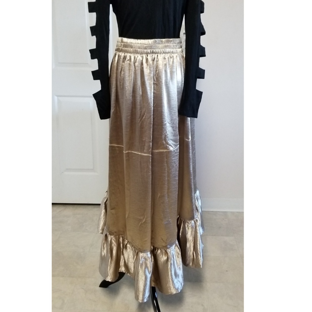 🆕️⬇️TOV Asymmetrical Sateen Wrap Ruffle Skirt - Picture 7 of 8